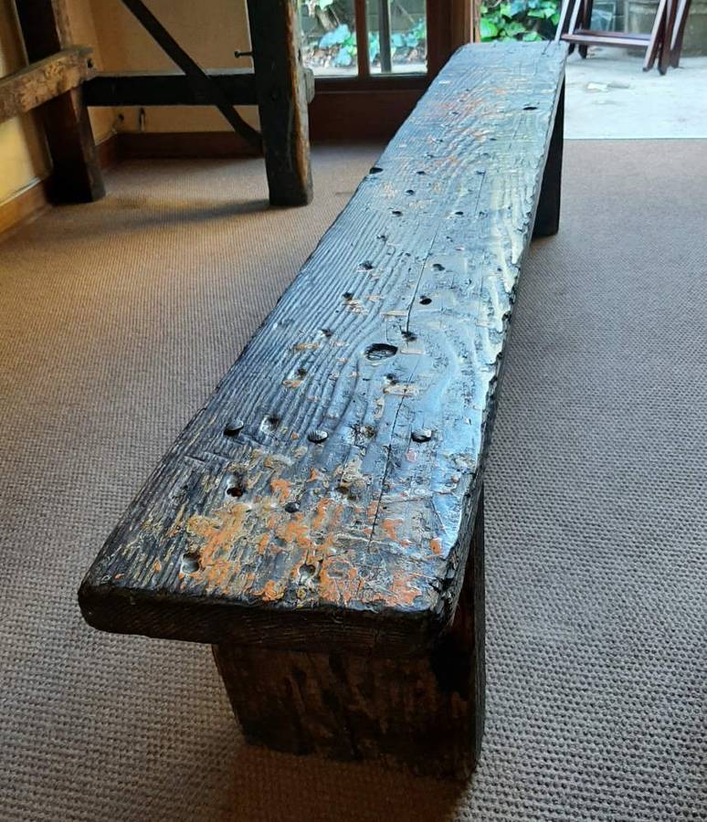 Sitting bench