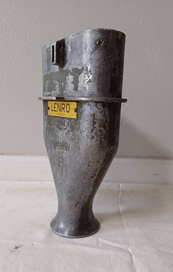 Lenro Plug casing for decor