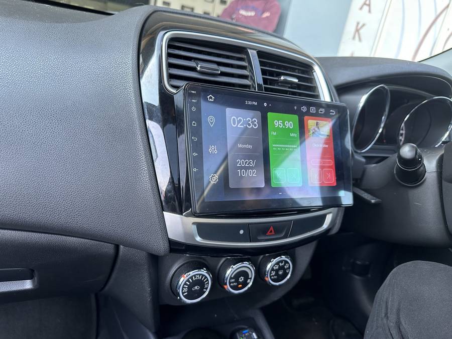 Mitsubishi Universal Triton GPS Navigation Bluetooth Radio Unit With Carplay