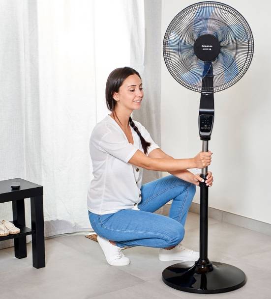 Fan Pedestal Black 3 Speed 50W "Boreal 16CR Digital"