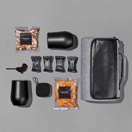 Yatta Lavishly Laden Hamper - Black
