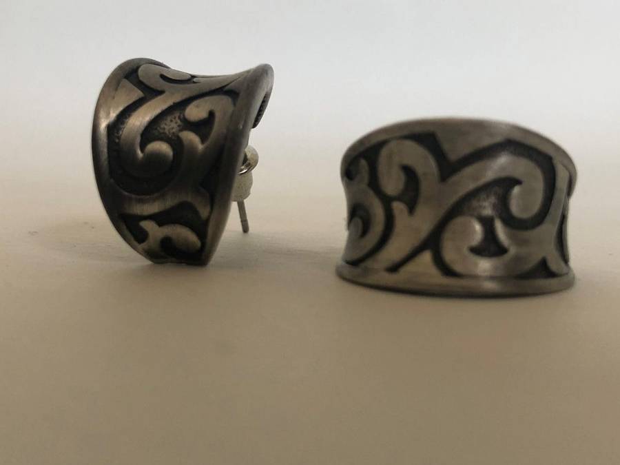 Dark Silver Tone Earrings With Twirly Design Huggie Style Earrings #ML0088 R120.00 | Dimensions: ...