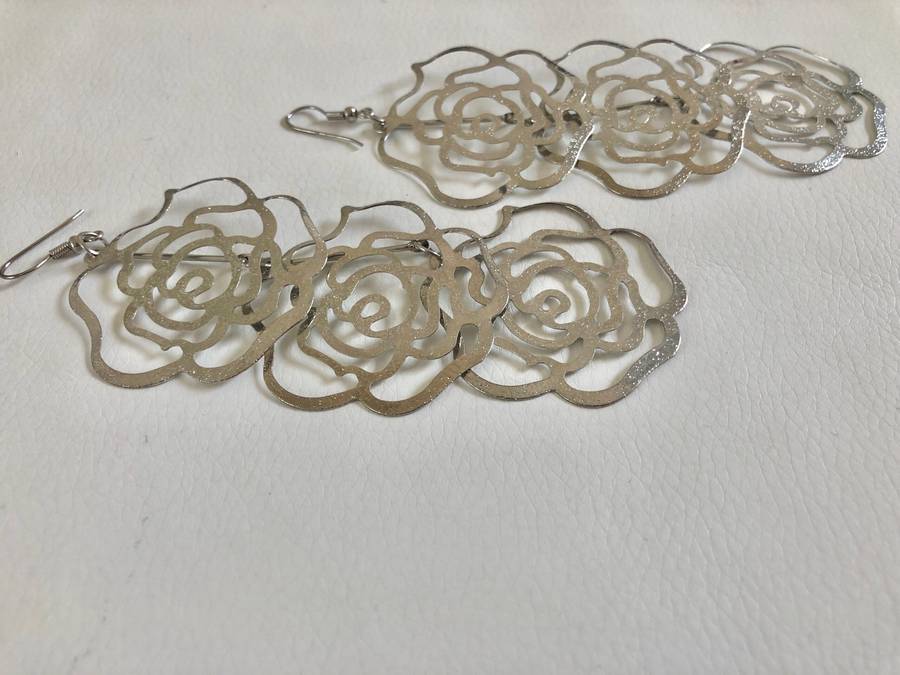 Earrings - Silver Tone Light Weight Drops - 3 Layer Flowers #ML268