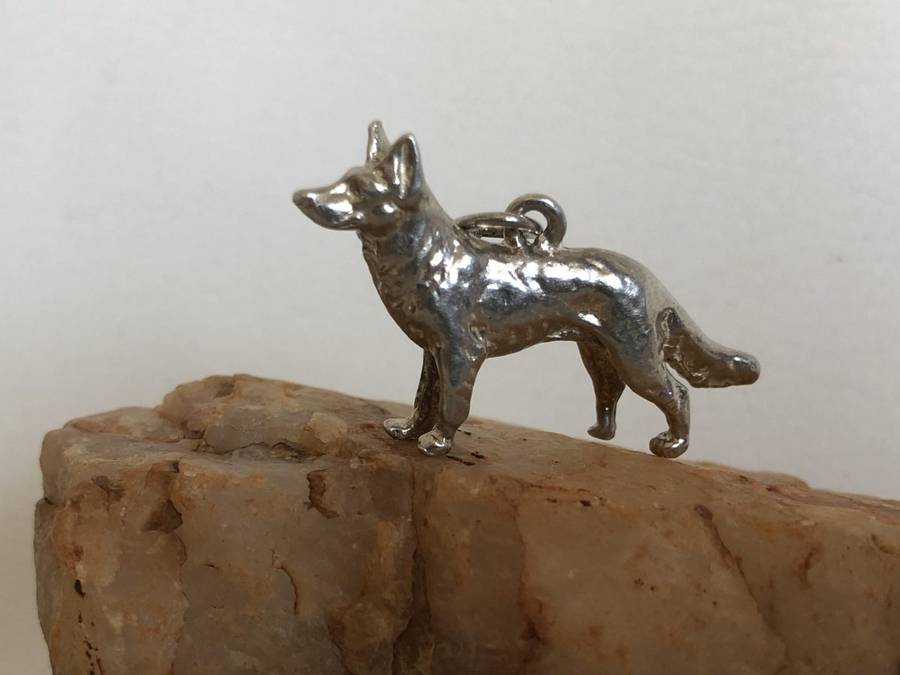 Pendant/Charm - Silver Tone German Shephard #ML378