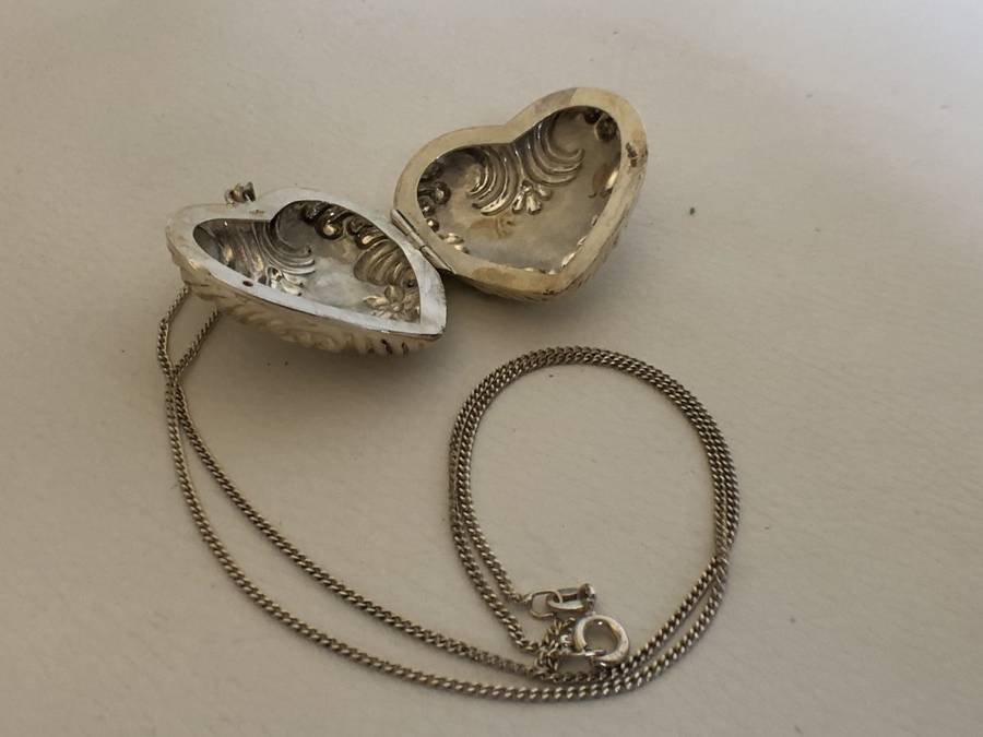 925 Silver Large Heart Locket - Light Weight With Floral Design #ML391 R495.00 |