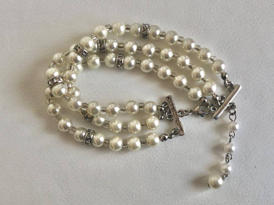 Bracelet With Silver Tone Clasp - 3 strands With Pearly Beads and Diamante circles #ML505| Dimens...