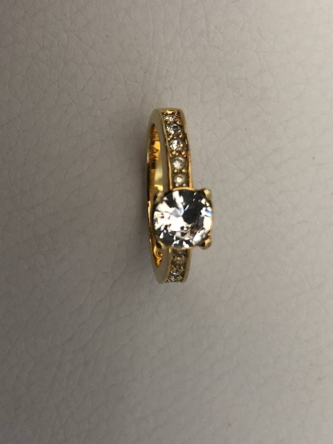 Ring - Gold Plated Swarovski Band, Stone in Claw Setting With White Stones on Sides #ML545