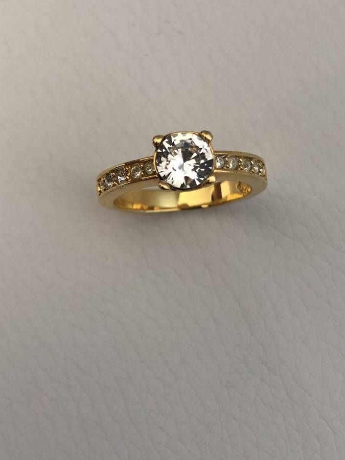Ring - Gold Plated Swarovski Band, Stone in Claw Setting With White Stones on Sides #ML545