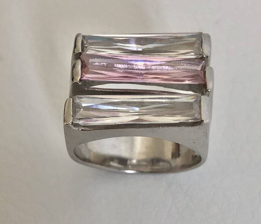 925 silver Ring, Wide Square shaped ring with stripes 2 clear Stone stripes with pink in the Middle