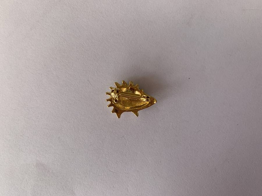 Gold Tone Hedgehog brooch with multi coloured stones #ML733 | Dimensions: 21mm x 15mm