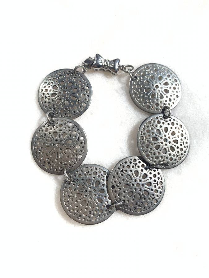 Bracelet - 6 Large Round Patterned Pendants. Silver Colour #ML841