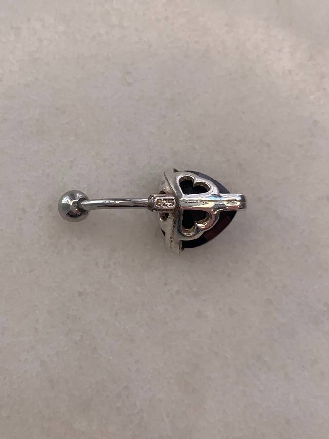 925 Silver Belly Ring With Dark Heart Shaped Stone