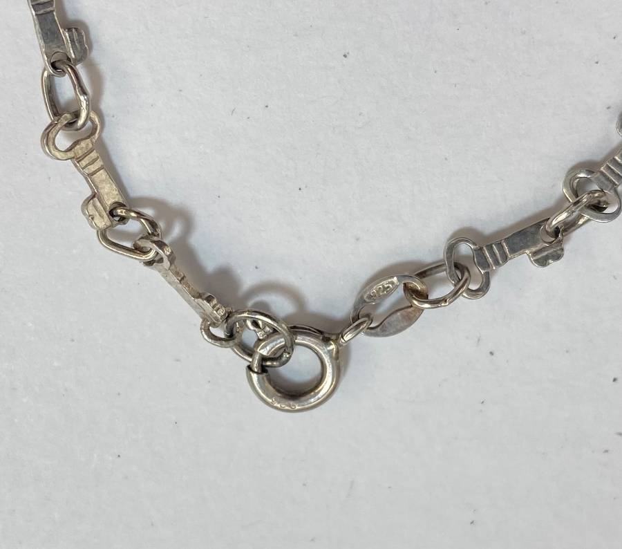 Bracelet - 925 Silver Small Bracelet With Dainty Key Shaped Links #ML1215  | Dimensions: 155mm