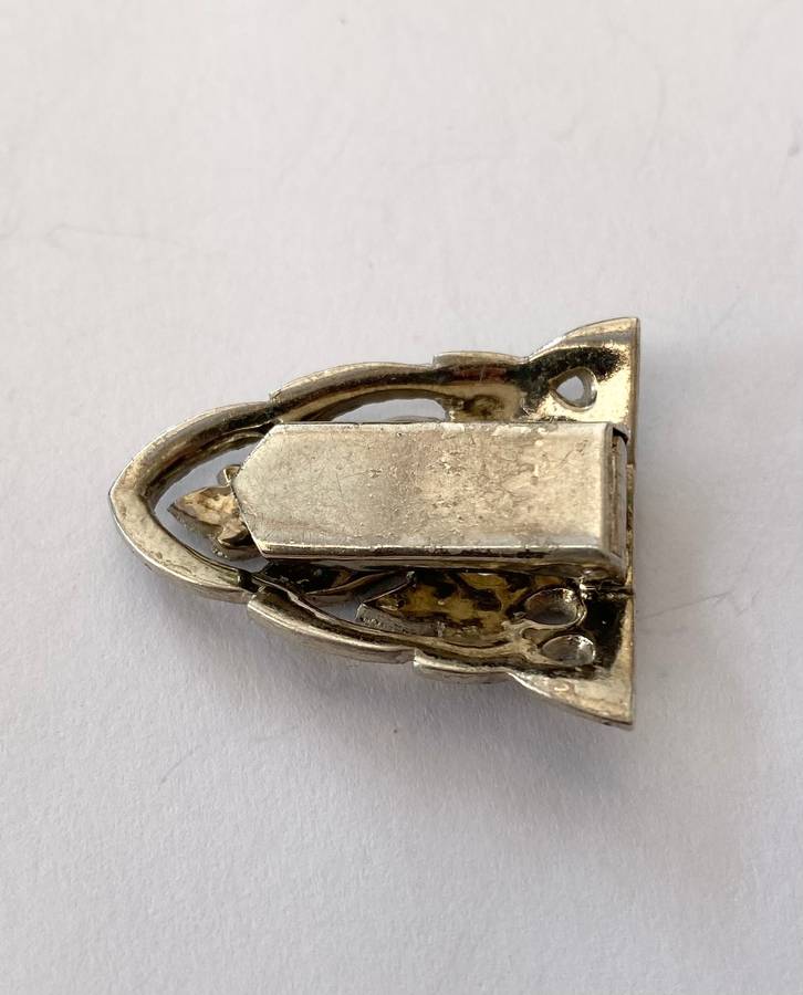 Brooch - Scarf Pin With Marcasite. Flames or Leaf Design. Silver Colour #ML1434