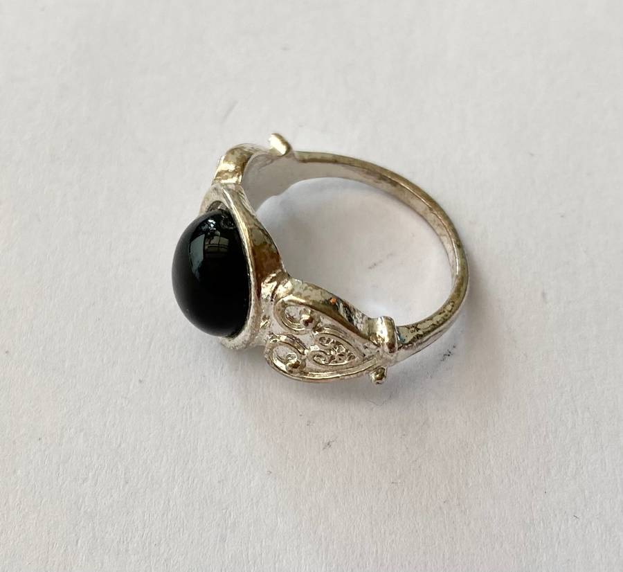 Ring - Band With Black Centre Bead. Silver Colour #ML1437
