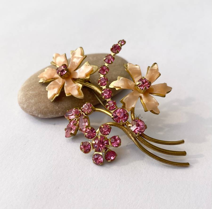 Brooch - Flowers With Pink Diamante and Pink Acrylic Petals. Gold Colour #ML1532