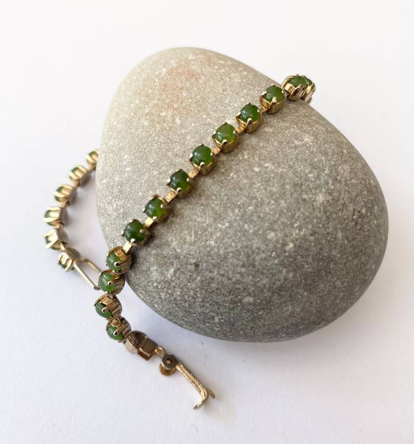 Bracelet - Tennis Style Chain With Green Stones. Gold Plated #ML1594