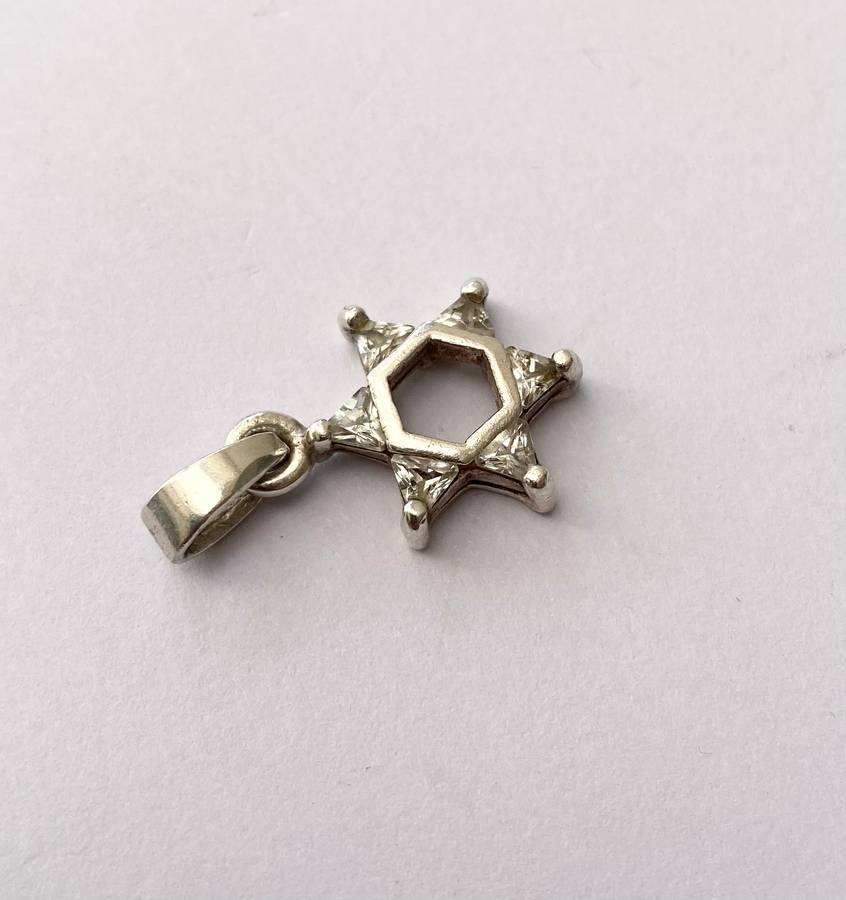 Pendant - 925 Silver Star of David (Magen David) with small triangular stones in each point #ML1625