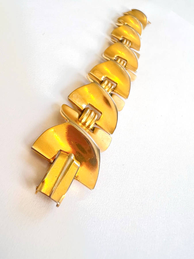 Bracelet - Chunky Gold Tone Bracelet With Links With "Topez" Stamped ML1711