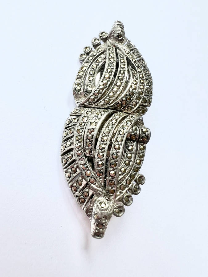 Brooch - Vintage Marcasite Combination Silver Tone. Unusual Design ML1838