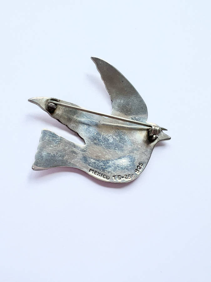 ML1840 Brooch - Dove of Peace. Mexican TG256 Stamped. 925 Silver. Inlayed with Turquoise