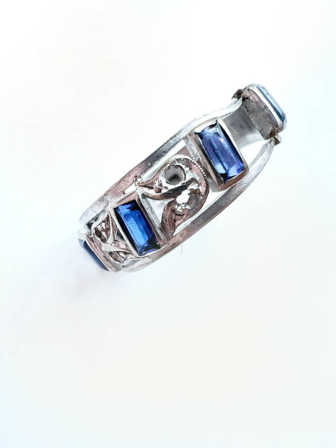 Ring - Vintage 925 Silver with Blue Rectangle and Hollow Floral Pattern ML1912