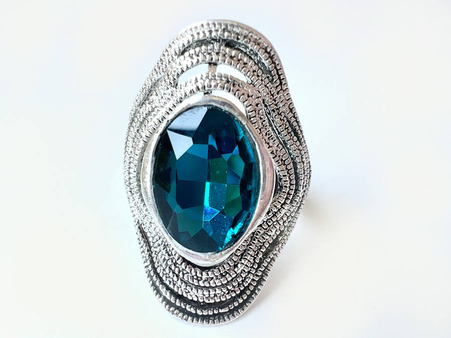Ring - Silver Tone Blue Glass Stone in Centre ML1936
