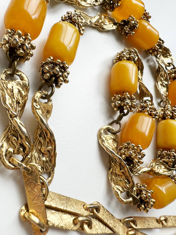 Necklace - Vintage Gold Tone, Amber Coloured Beads with Gold Tone Charms in between each Bead ML1962