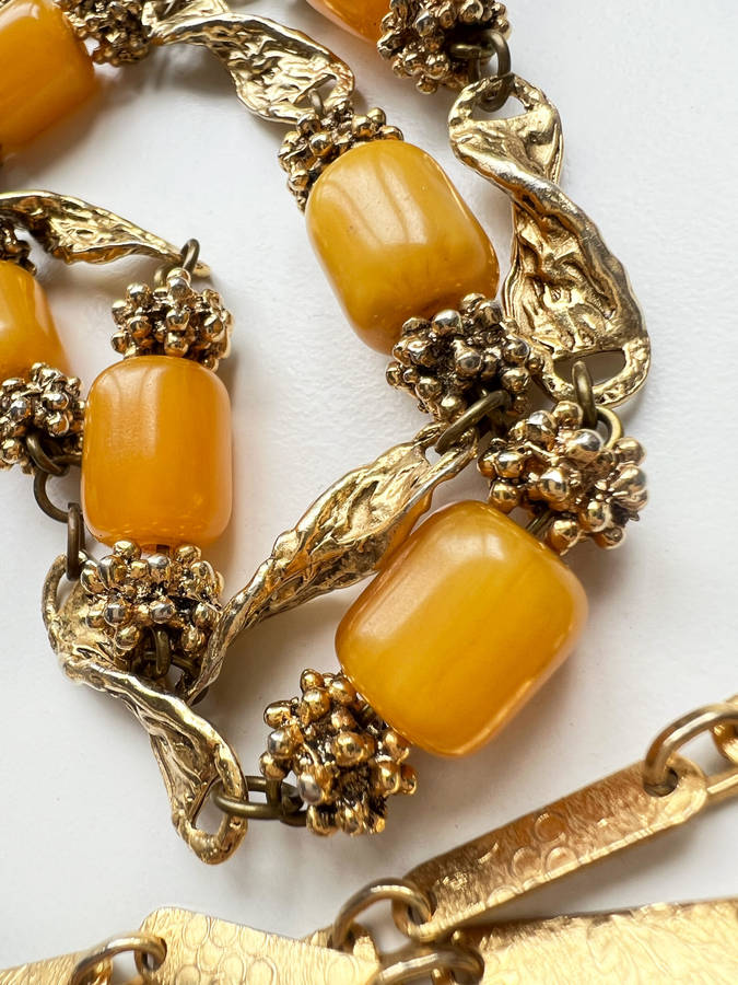 Necklace - Vintage Gold Tone, Amber Coloured Beads with Gold Tone Charms in between each Bead ML1962