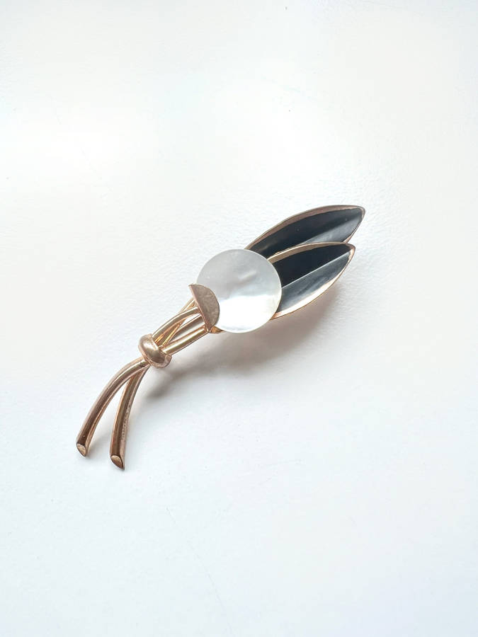 Brooch - Vintage Copper Tone Brooch with 2 Black Leaves etched in Copper Colour with Mother of Pe...