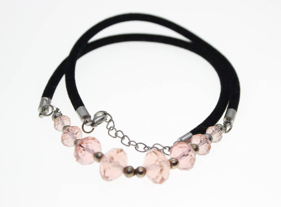 Necklace - Silver Tone. Suede Necklace with assorted sizes Pink Beads - ML2453
