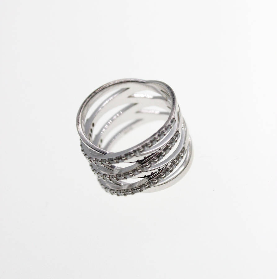 Ring -  Fashion Silver Tone Criss Cross Ring with diamantes - ML2517