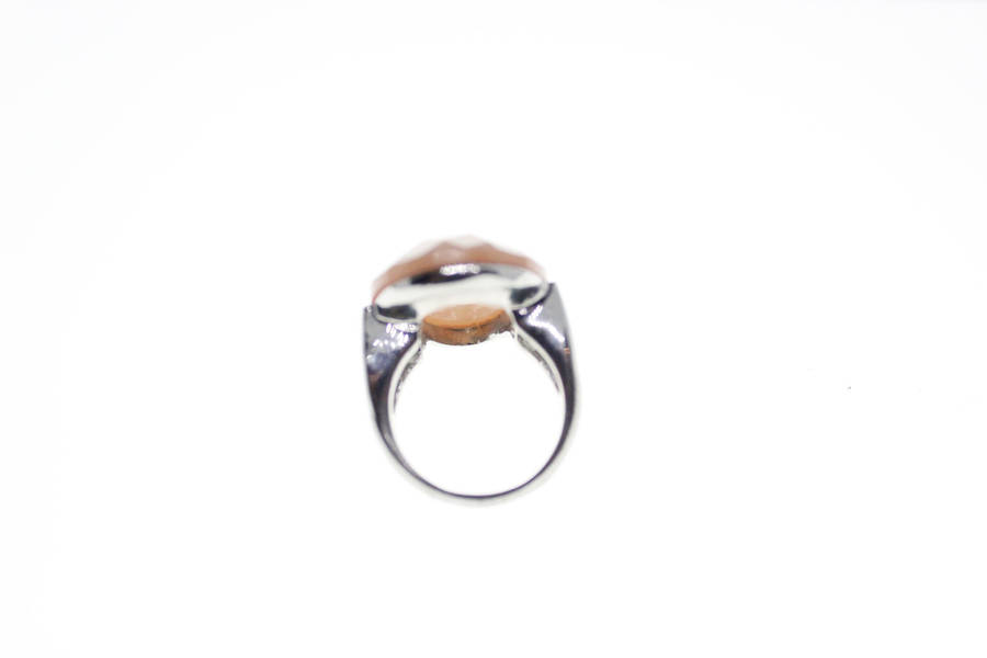 Ring - Fashion Silver Tone with large Oval Salmon Colour Bead - ML2569
