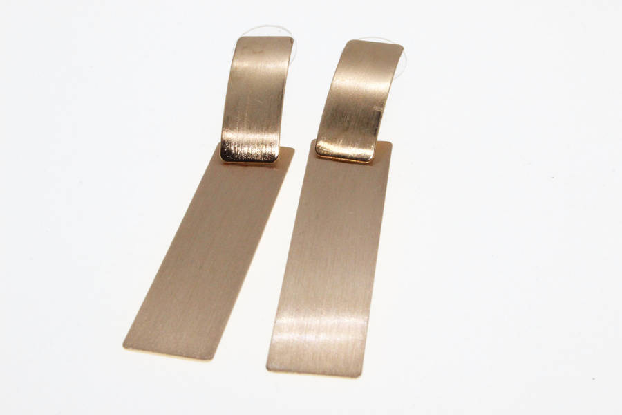 Earrings - Gold Tone Fashion Rectangular drop Earrings. Pierced Ears. Slightly Tarnished - ML2653