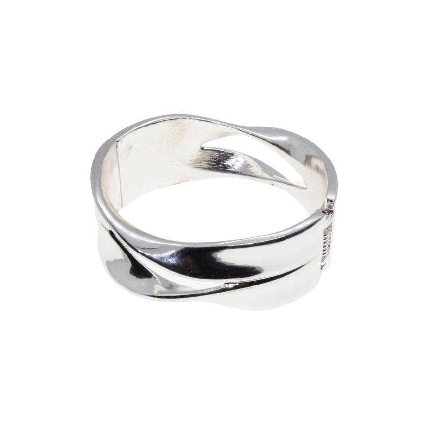 Bangle - Silver Tone Criss Cross Chunky Fashion Bangle - ML2762