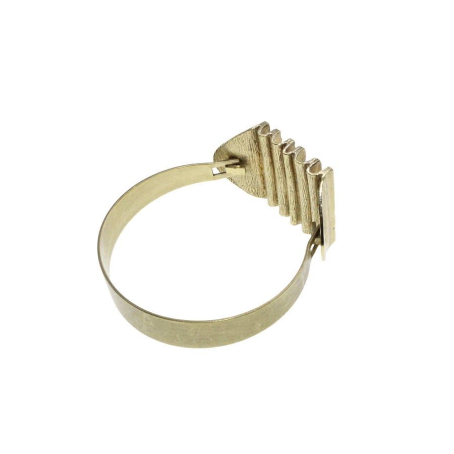 Bracelet - Gold Tone Solid Flat Top with Grooves. Clip Clasp on both sides. - ML2778