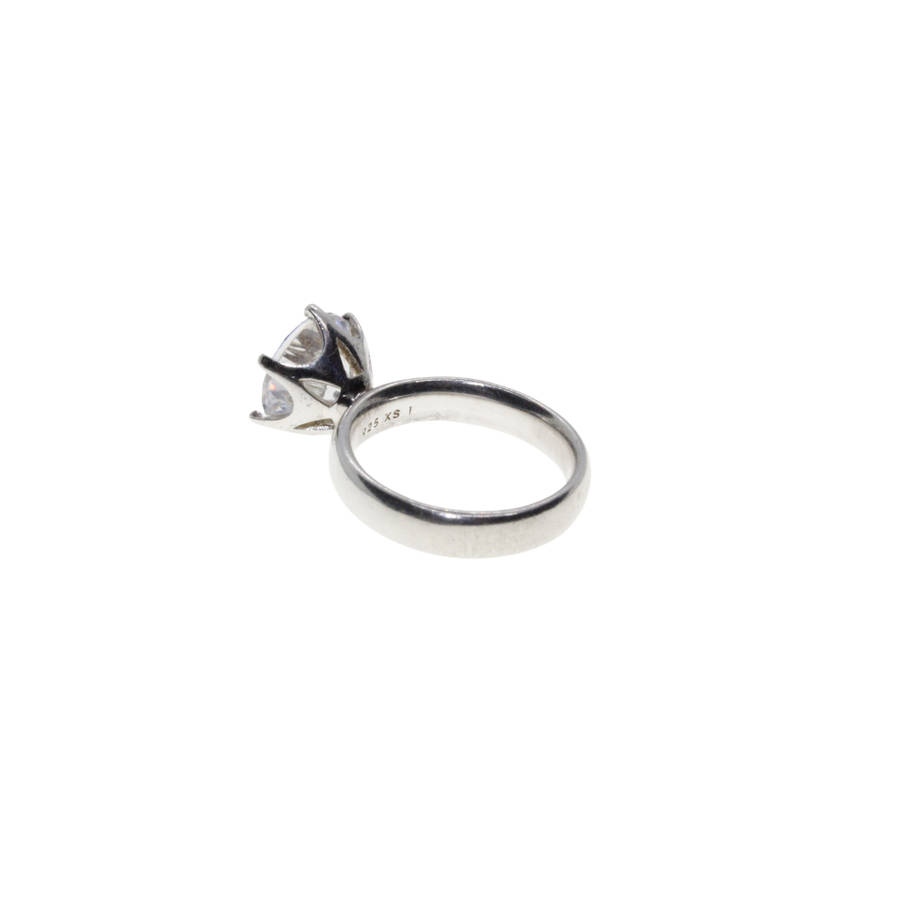 Ring - 925 Silver Ring with Large Clear Stone in Claw Setting. Stamped Spinning - ML2873