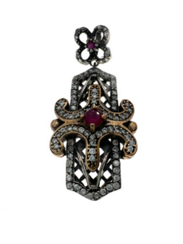 Pendant - 925 Silver Pendant. Red Stone in the Centre with Diamantes - ML2137