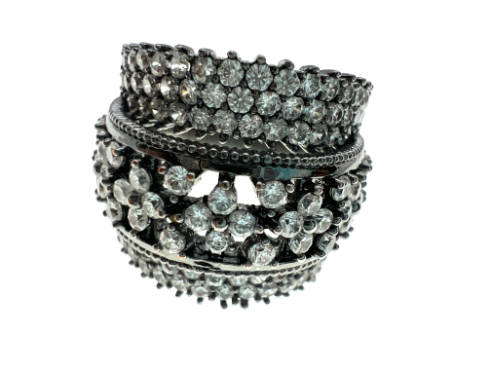 Ring - Vintage Dark Metal Tone. Outer Bands with Diamantes. Centre Band has Diamante Flowers - ML...