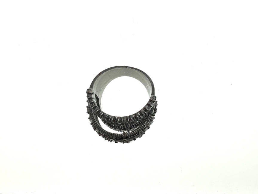 Ring - Vintage Dark Metal Tone. Outer Bands with Diamantes. Centre Band has Diamante Flowers - ML...