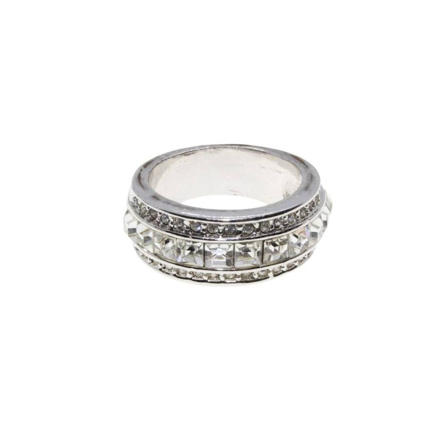 Ring - Silver Tone Chunky Band. Large Square Diamantes surrounded by Small Diamantes - ML3134