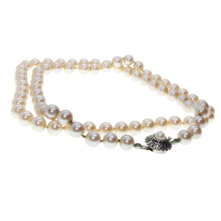 Necklace - Silver Tone Faux Pearl Necklace with Flower Clasp. - ML3256