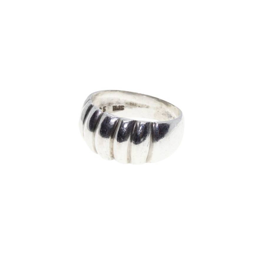 Ring - 925 Silver Ring with Shell Texture in the Centre - ML3265