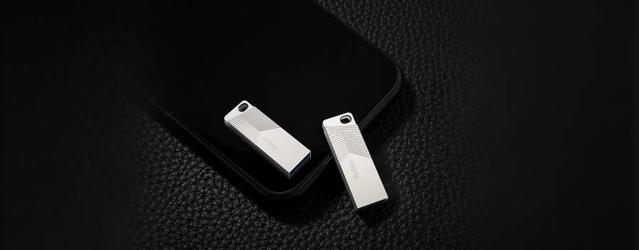 Netac UM1 64GB USB 3.2 Flash Drive