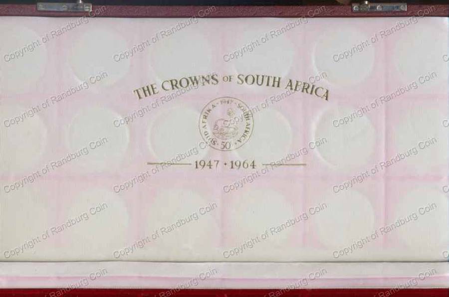 Crowns_Empty_Box_Open_Lid.jpg
