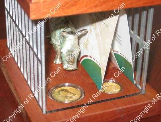 2009_Gold_Proof_White_Rhino_Special_Edition_Natura_Set_Cage3