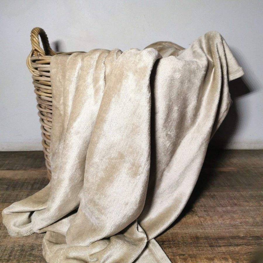 SMTE Blanket Throw Flannel Fleece - 150 x 200cm - Taupe with keychain