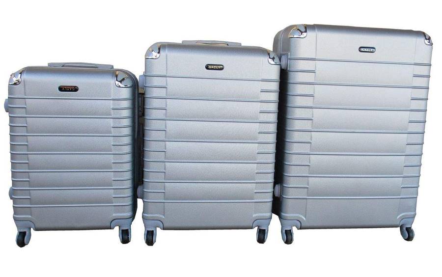 SMTE 3 Piece Holiday Luggage Set - 30 inch - Silver with keychain