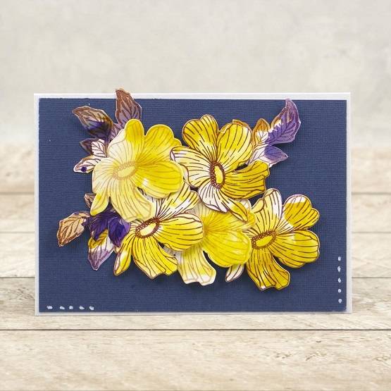 Couture Creations - Delightful Flower