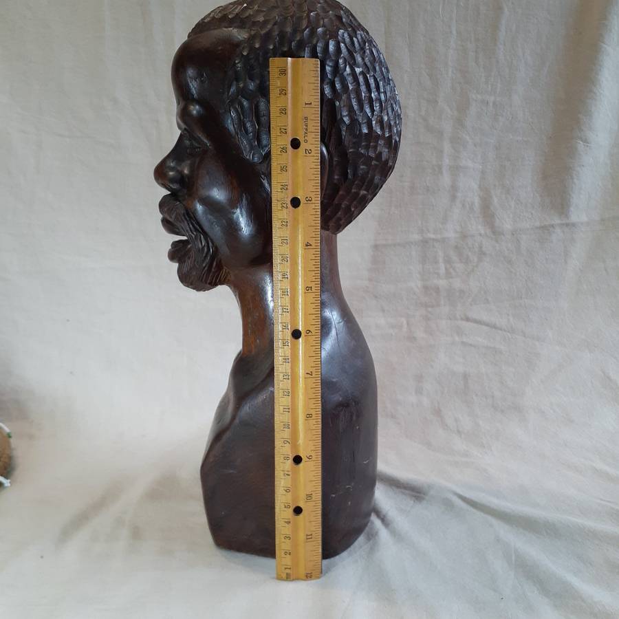 African hard wood carving  - 35 cms - lovely wood grain